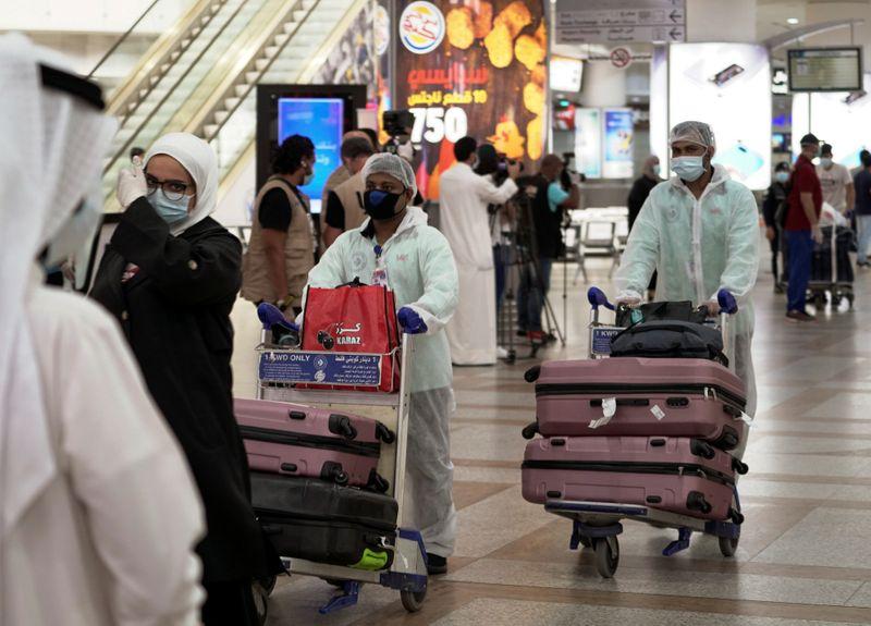 الكويت تنصح بعدم السفر إلى الخارج بسبب وباء كورونا