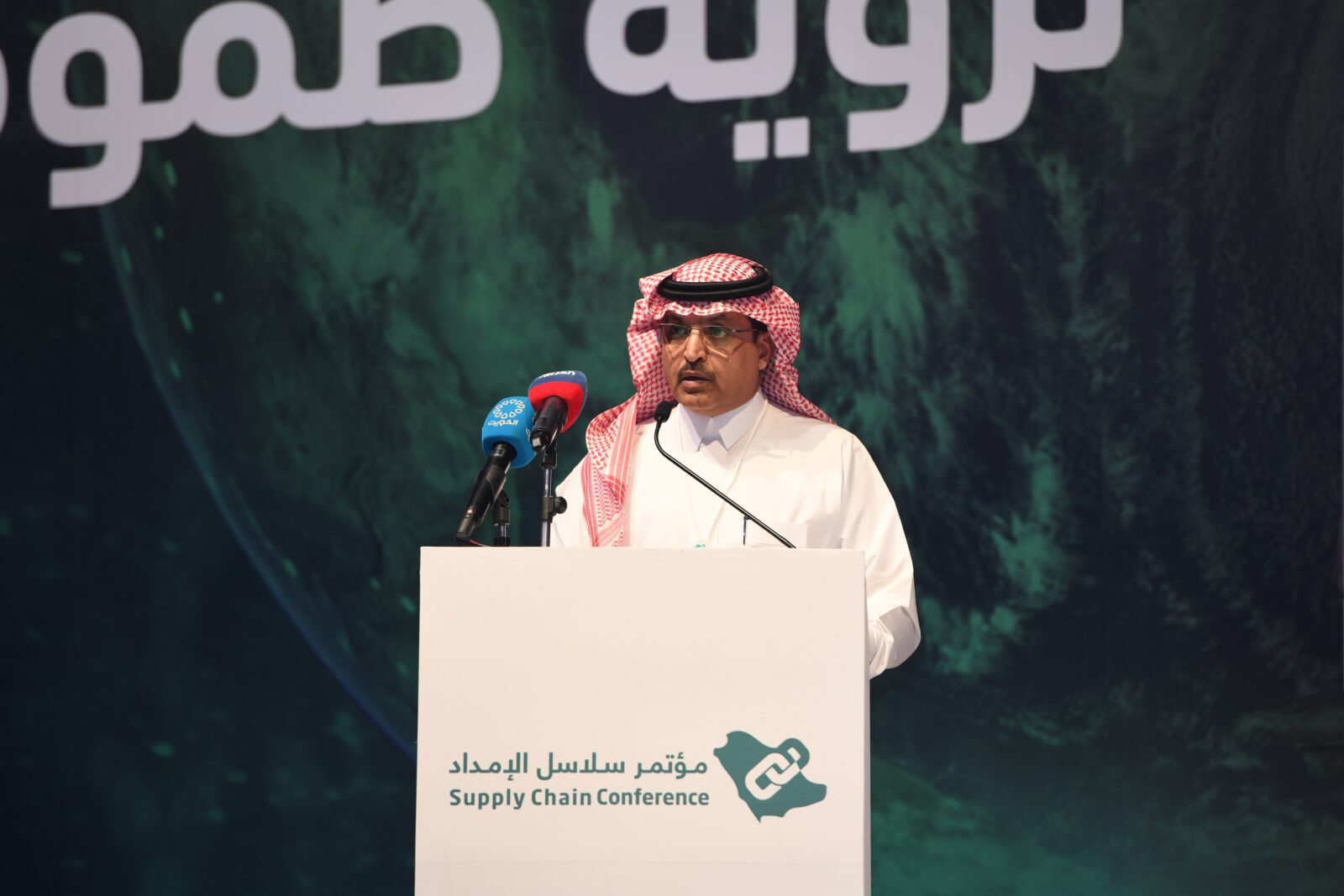 المهندس محمد الشمري يلقي كلمته في المؤتمر
